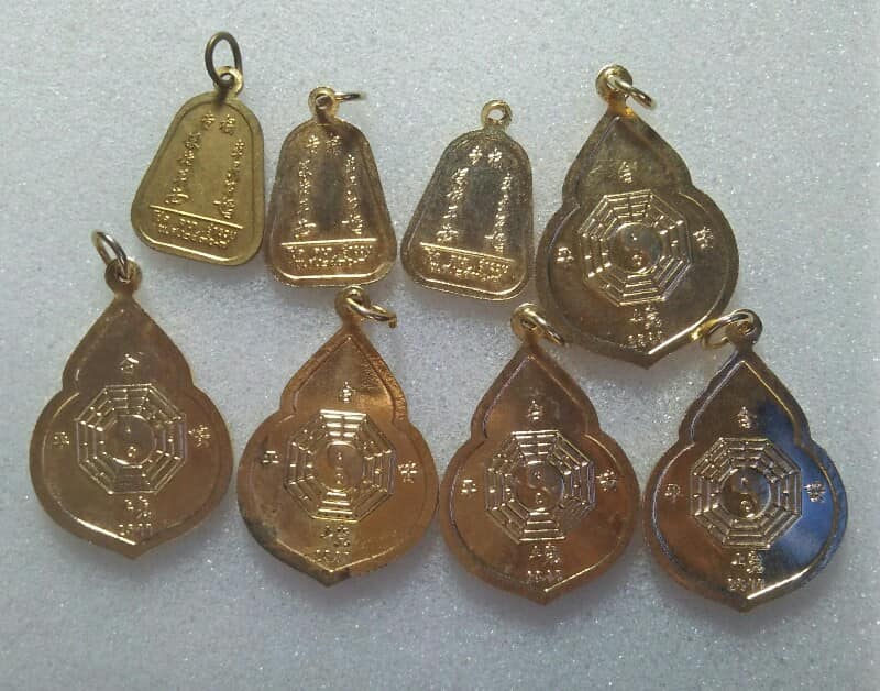 เหรียญเจ้าพ่อ เจ้าแม่ ทับกฤช ศาลเจ้าพ่อเจ้าแม่ทับกฤช นครสวรรค์  8  เหรียญ 