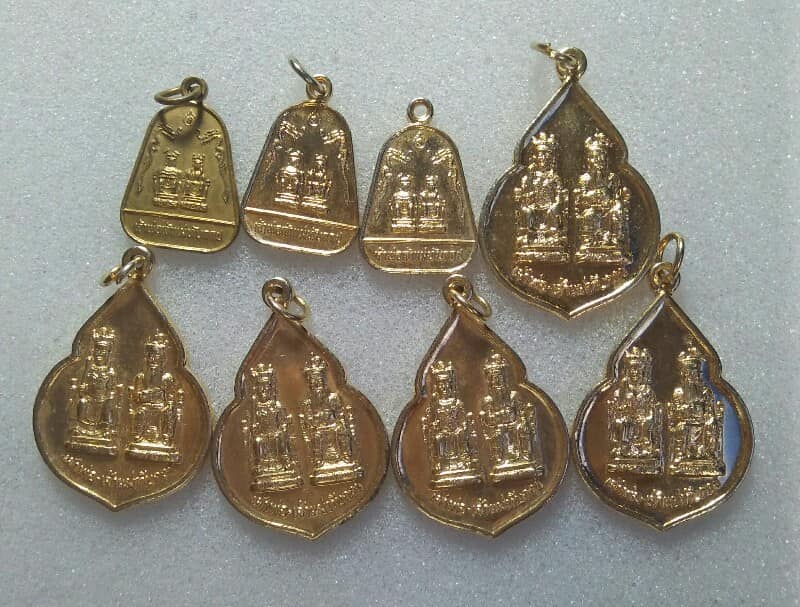 เหรียญเจ้าพ่อ เจ้าแม่ ทับกฤช ศาลเจ้าพ่อเจ้าแม่ทับกฤช นครสวรรค์  8  เหรียญ 
