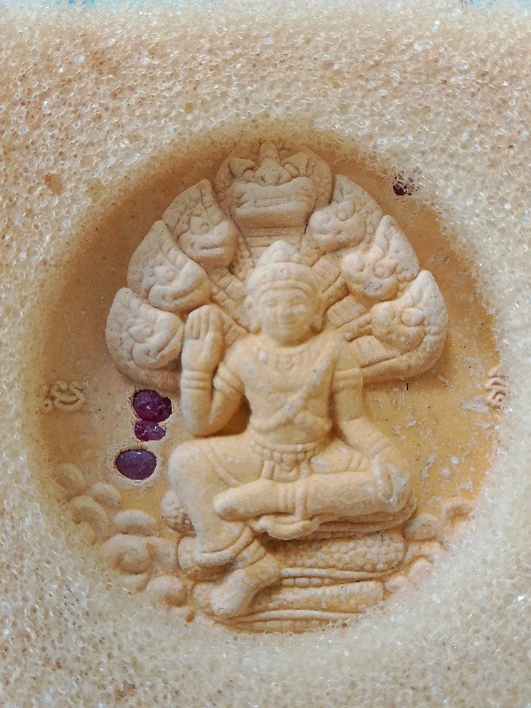 หลวงปู่หงษ์ สุสานทุ่งมน ฉลอง 90 พรรษา ฝังพลอยเสก พร้อมกล่อง