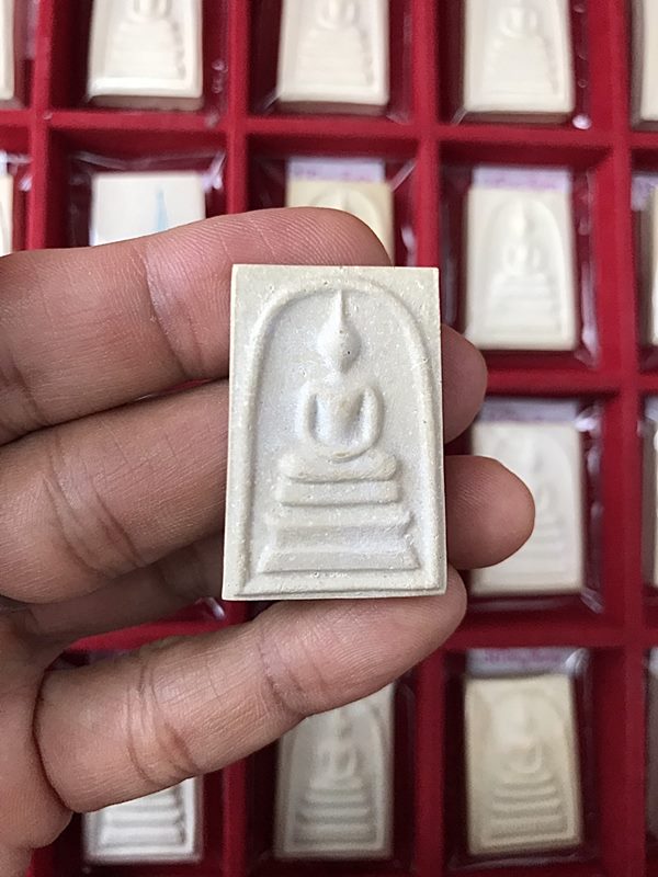 พระสมเด็จ สมเด็จพุฒาจารย์ (โต พรหมรังสี) วัดใหม่อมตรส บางขุนพรหมกรุงเทพฯ พิมพ์ใหญ่นิยม 10 ปี2539