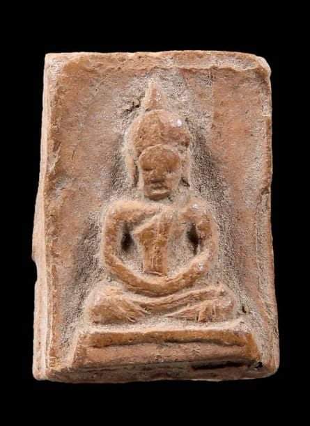 พระมงคลมหาลาภ พิมพ์สมาธิเล็กเนื้อดินเผา ปี 2499 คุณแม่บุญเรือนอธิฐานจิต