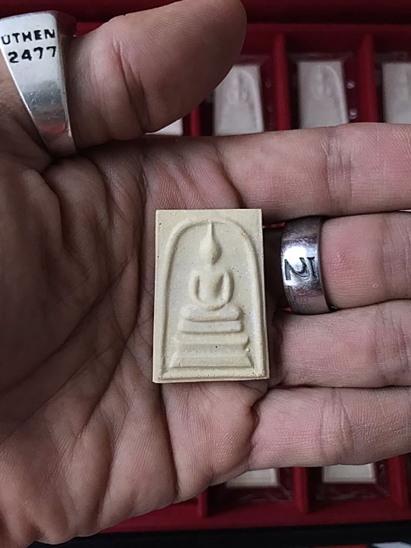 พระสมเด็จ สมเด็จพุฒาจารย์ (โต พรหมรังสี) วัดใหม่อมตรส บางขุนพรหมกรุงเทพฯ พิมพ์ใหญ่นิยม 15 ปี2539