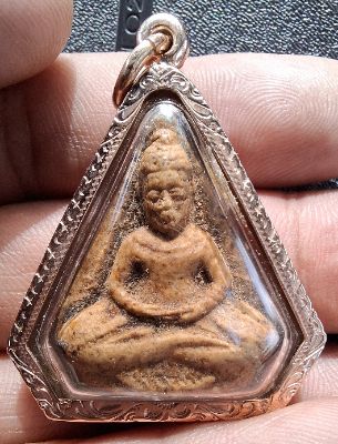 พระโพธิจักรพิมพ์ห้าเหลี่ยม  ท่านพ่อลี เนื้อเกสร ปี๒๕๐๐  เลี่ยมนาค