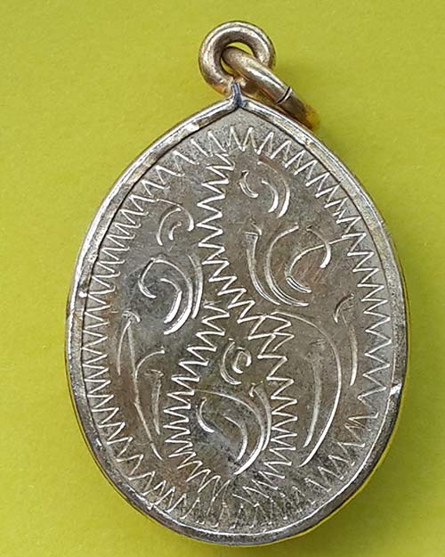 ล็อกเก็ตรุ่นอายุ 105 ปี พ่อท่านพุ่ม กตปุญโญ วัดเจดีย์ศรีพุทธสถิต จ.นครศรีธรรมราช ปี 2550