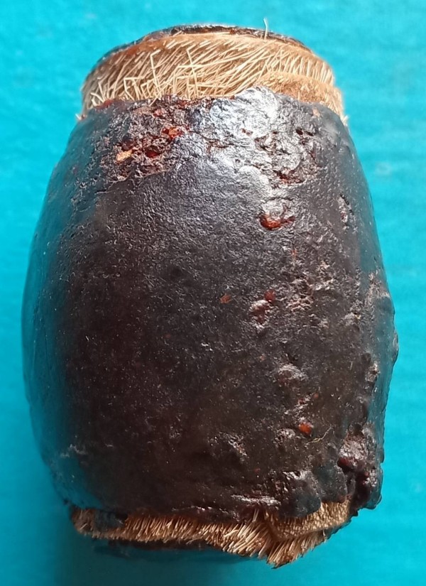 ตะกรุดหนังเสือ พอกครั่งพุทรา ยาว 1.5 นิ้ว