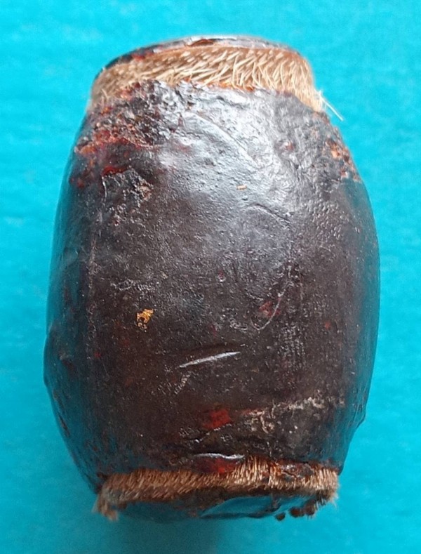 ตะกรุดหนังเสือ พอกครั่งพุทรา ยาว 1.5 นิ้ว