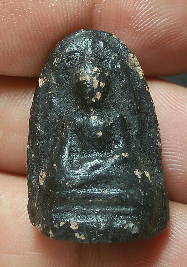 พระเนื้อดิน ลงลัก 