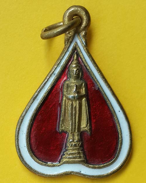 เหรียญพิมพ์ใบโพธิ์เล็ก กะไล่ทองลงยาสีขาว+แดง หลวงพ่อวัดบ้านแหลม จ.สมุทรสงคราม ปี 2525