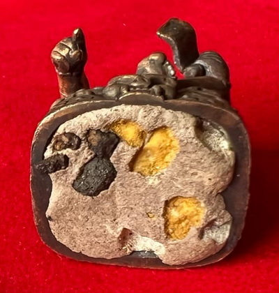 ท้าวพญายม เนื้อชนวน หลวงปู่หงษ์ พรหมปัญโญ สุสานทุ่งมนต์ สุรินทร์ ปลุกเสก ปี 2548