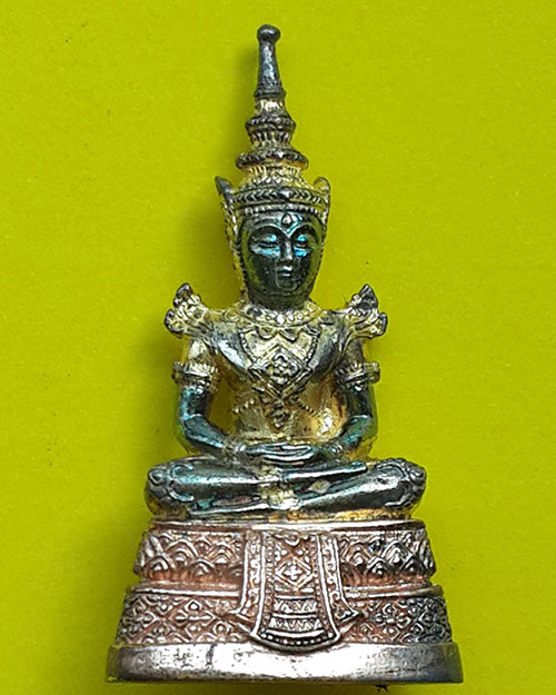 พระแก้วมรกต กรมสรรพสามิต ในวโรกาสในหลวงรัชกาลที่ 9 ทรงครองสิริราชสมบัติครบ 50 ปี ปี 2539