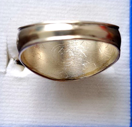 เคาะแรกแดง...แหวนเงินมีจารในวง สภาพไม่ได้ใช้ กล่องเดิม..หลวงพ่อสมภพ วัดสาลีโข จ.นนทบุรี.