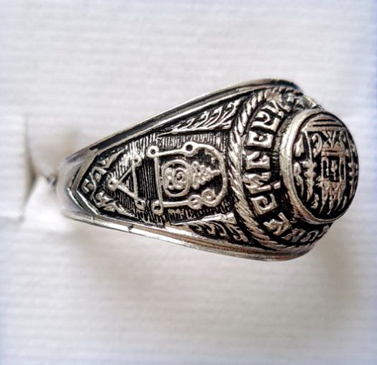 เคาะแรกแดง...แหวนเงินมีจารในวง สภาพไม่ได้ใช้ กล่องเดิม..หลวงพ่อสมภพ วัดสาลีโข จ.นนทบุรี.