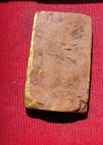 สมเด็จเนื้อดินทาทอง หลวงพ่อฉาบ วัดศรีสาคร