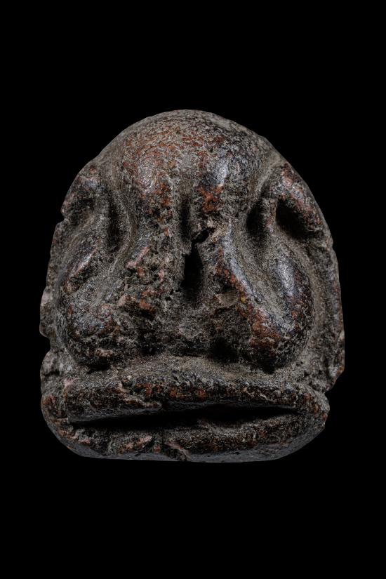 พระปิดตาหลังแบบ เนื้อผงคลุกรัก สภาพเก่า สวยมากครับ