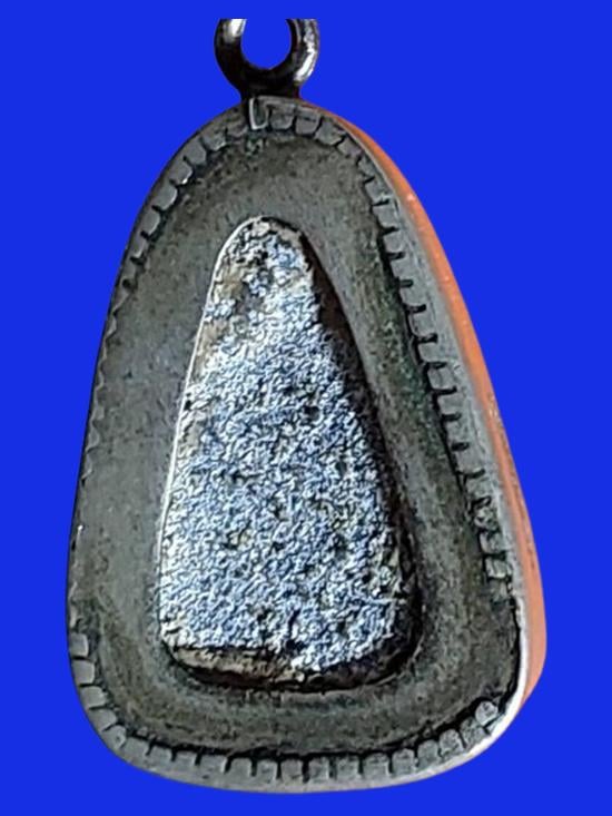 พระปิดตาหลวงพ่อวงษ์ วัดทุ่งผักกูด เนื้อชินเขียว ปี 2490 