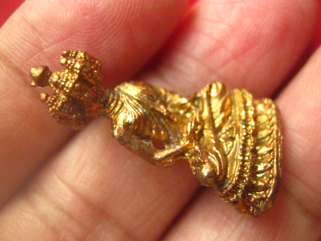 เศรษฐีนวโกฏิ สวยไม่ทราบที่ น่าบูชาครับ