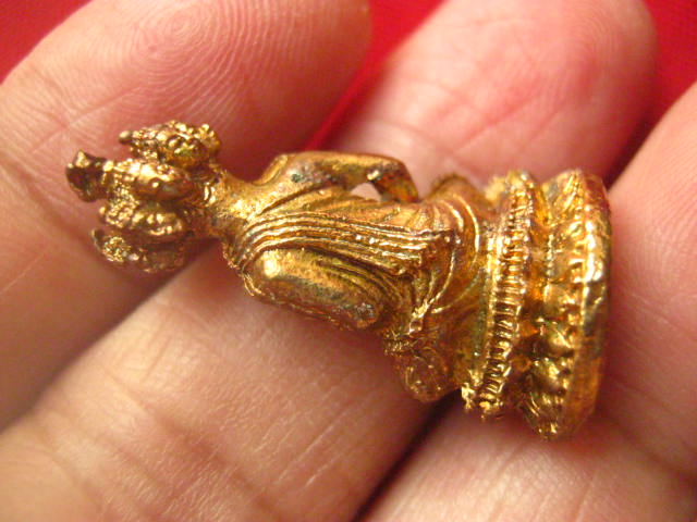 เศรษฐีนวโกฏิ สวยไม่ทราบที่ น่าบูชาครับ