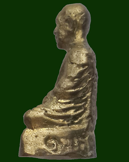 รูปหล่อโบราณหลวงปู่เสาร์ รุ่นเสาร์5 เนื้อทองผสม วัดกุดเวียน จ.นครราชสีมา