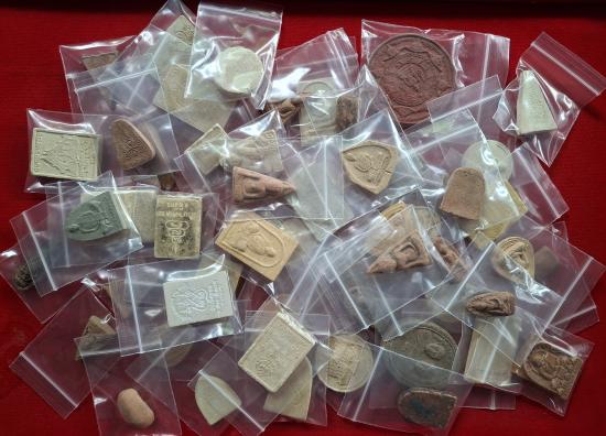 พระเนื้อดิน เนื้อผง คละที่ ชุดทำกิน เอาไปทำกำไรได้ จำนวน50องค์ ชุด A4.