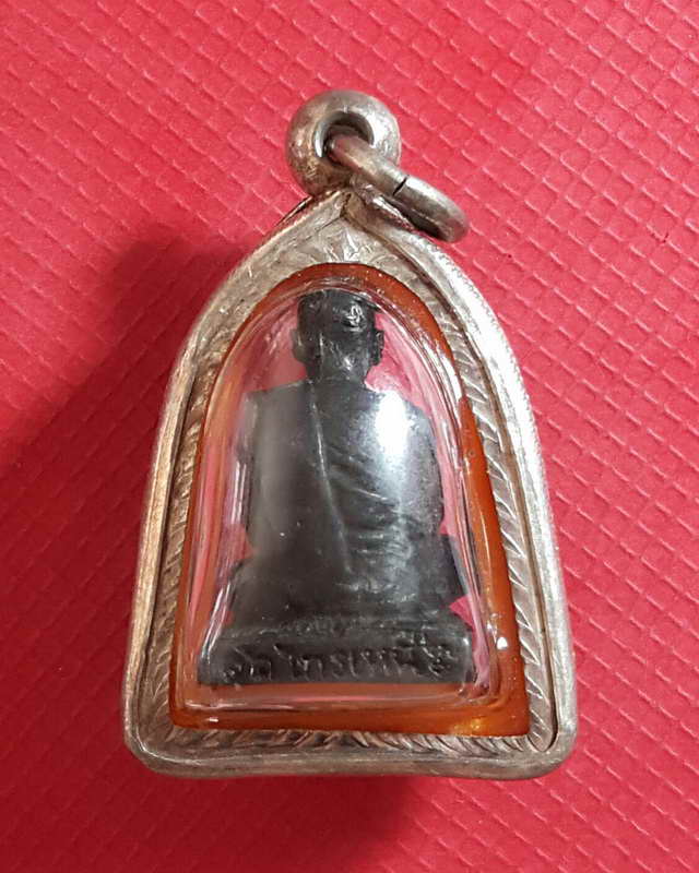 รูปเหมือนปั้มรุนแรกหลวงพ่อทองดี วัดไทรเหนือปี2525เลี่ยมเงินพร้อมใช้