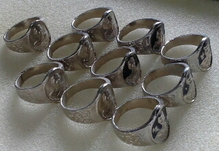 แหวน ลพ เยี่ยม วัดเลาขวัญ