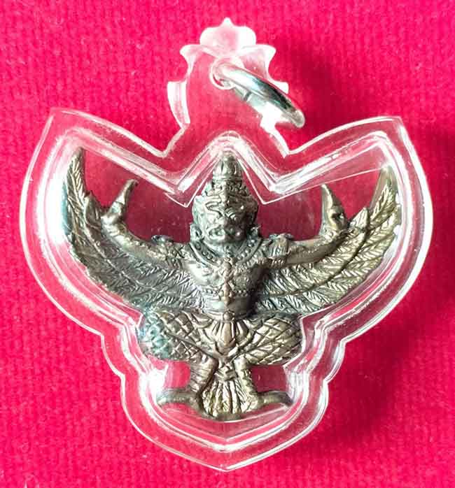 พญาครุฑ เนื้อนวะผิวเดิมๆ ยังไม่กลับดำ บล็อคแตก มีจาร หลวงพ่อวิรัช วัดดีบอน ราชบุรี