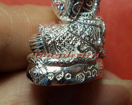 หนุมานอธิษฐานฤทธิ์ หลวงพ่อสนองชาติ วัดเย็นสนิทธรรมาราม เนื้อเงิน อุดมวลสารตะกรุดเงิน สร้างน้อย หายาก