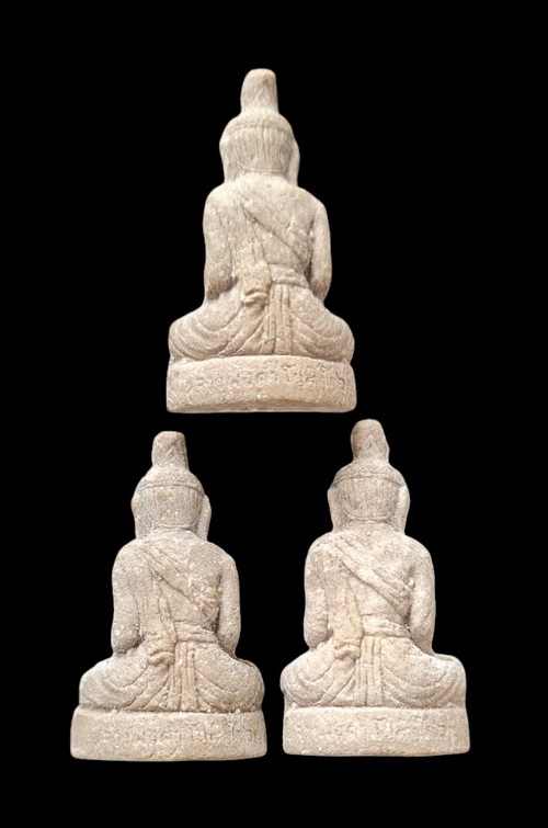 เคาะแรกแดง..พ่อปู่ฤาษ๊นารอด ๔๕..ผงมงคล รวม ๓ ตน ไม่มีกล่อง..ลพ.ดำ วัดเขาพูลทอง จันทบุรี / จัดส่ง ems