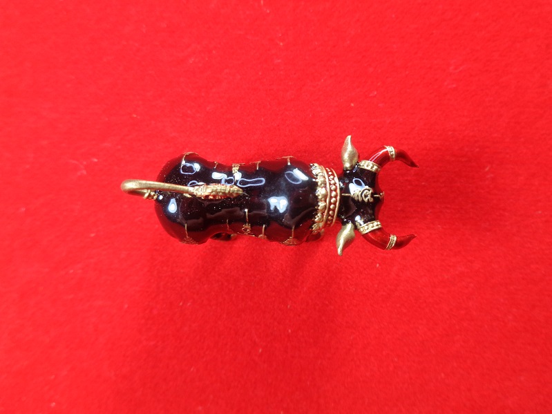 วัวธนูทองคะนองฤทธิ์รุ่นแรก รุ่นมหาสิทธิโชคโภคทรัพย์ หลวงปู่บุญมา วัดเขาแก้วทอง จ.ปราจีนบุรี สวยครับ