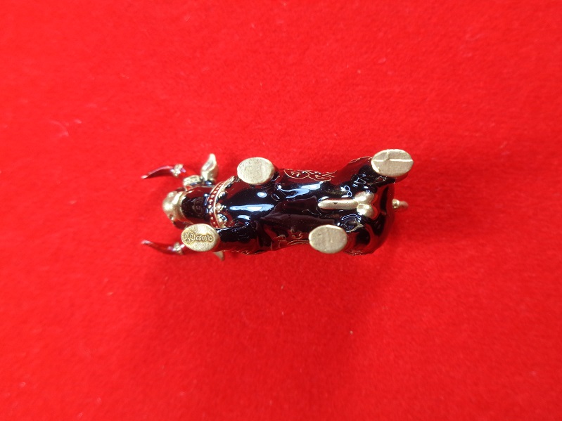 วัวธนูทองคะนองฤทธิ์รุ่นแรก รุ่นมหาสิทธิโชคโภคทรัพย์ หลวงปู่บุญมา วัดเขาแก้วทอง จ.ปราจีนบุรี สวยครับ