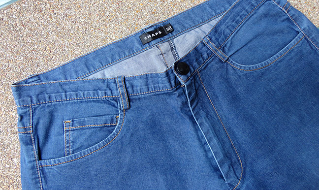N ยีนส์ CHAPS ของแท้ ผ้ายีนส์แบบพิเศษไม่หนา ใส่สบาย หัวเม็ดกระดุมเอวสีดำ เดินด้ายเหลืองส้มตลอดตัว