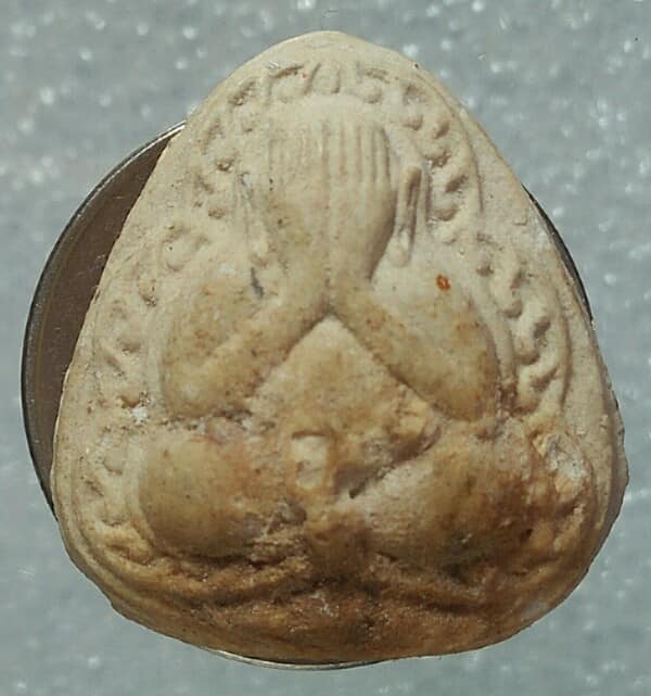 พระปิดตาเนื้อผง