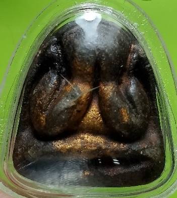 พระปิดตา เลี่ยมพลาสติก