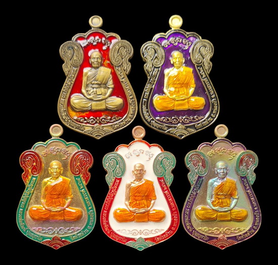 เคาะแรกแดง..ไตรมาส รวย รวย รวย ๑๐๐ ปี ๖๔..คละเนื้อรวม ๕ เหรียญ กล่องเดิม..ลพ.พัฒน์ / ส่ง ems