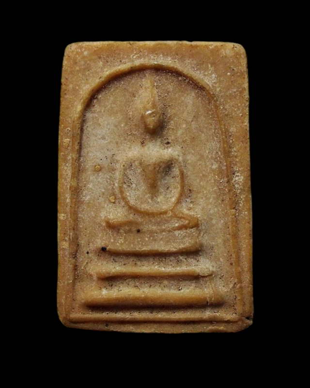 สมเด็จพิมพ์พระประธาน หลังยันต์ อิ สวา สุ และ ประตู ค่ายบางระจัน วัดม่วงชุม ปี 2512 เนื้อผงน้ำมัน