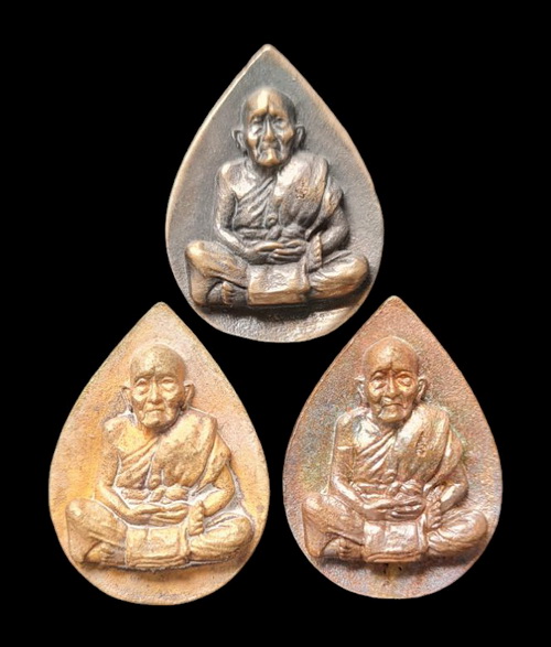 เคาะแรกแดง..เหรียญหล่อหยดน้ำ รุ่น "เศรษฐี" ๖๕..รวม ๓ องค์..ลป.นน สำนักสงฆ์เขาพรานธูป ประจวบคีรีขันธ์