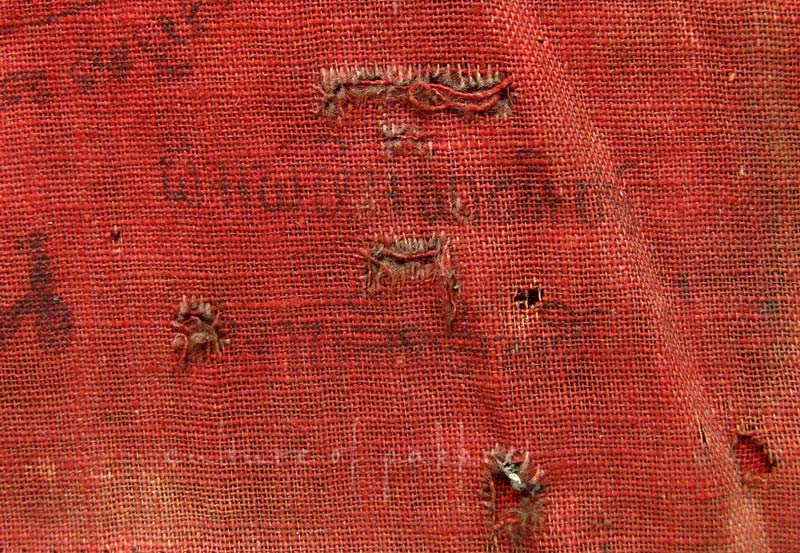 เสื้อยันต์แดง หลวงพ่อจาด จง คง อี๋ ปลุกเสก วัดชนะสงคราม (2261)