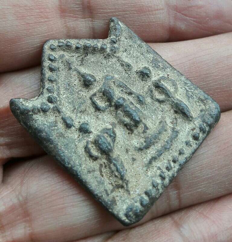 พระเนื้อโลหะเก่าๆไม่ทราบที่ เคาะเดียว  