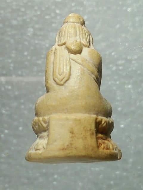 พระลอยองค์เนื้อผง ไม่ทราบวัด