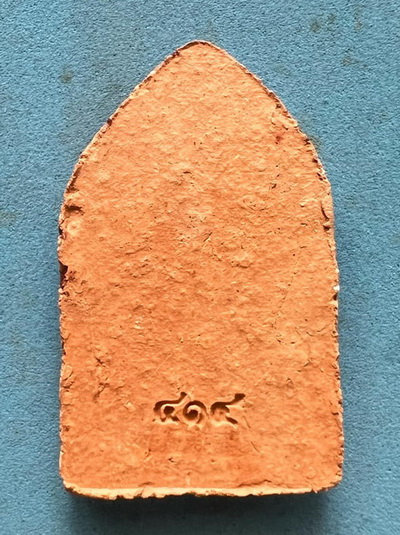 ขุนแผนพิมพ์ทรงพลเล็ก รุ่นแรก รุ่นยุทธหัตถี 414 จ.สุพรรรบุรี ปี 49 พร้อมซองเดิม รุ่นนี้มีประสบการณ์ดี