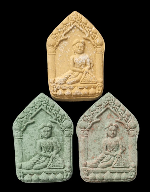 เคาะแรกแดง..แม่พิมพ์รุ่นแรก๖๕...รวม ๓ องค์ กล่องเดิม...ลป.อุดมทรัพย์ วัดเวฬุวันธรรมวิหาร จ.ศรีสะเกษ 