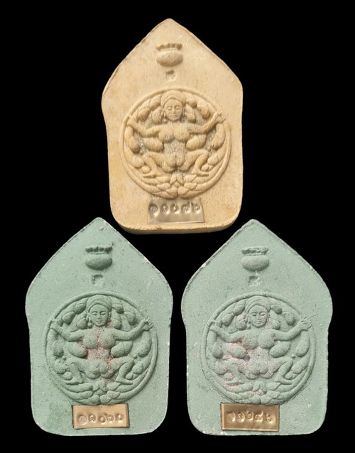 เคาะแรกแดง..แม่พิมพ์รุ่นแรก๖๕...รวม ๓ องค์ กล่องเดิม...ลป.อุดมทรัพย์ วัดเวฬุวันธรรมวิหาร จ.ศรีสะเกษ 