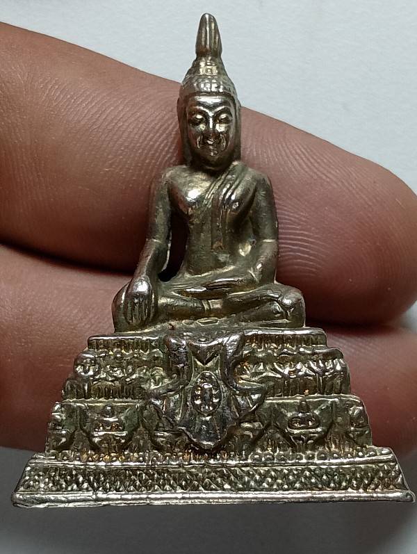 พระบูชา ขนาดตั้งหน้ารถ
