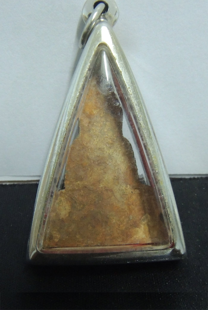 พระท่ากระดานพิมพ์กลาง นิยม สนิมแดงๆ