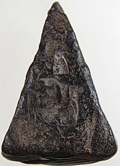 ๒๐ พระนางพญาเนื้อดิน