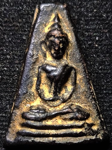 พระผงสุพรรณอู่ทอง จงอางศึก เนื้อดำหลังเจดีย์ ปี 2510