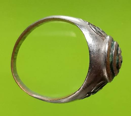 แหวนหัวนะโม อุดมวลสาร เนื้อทองเหลืองชุบ 