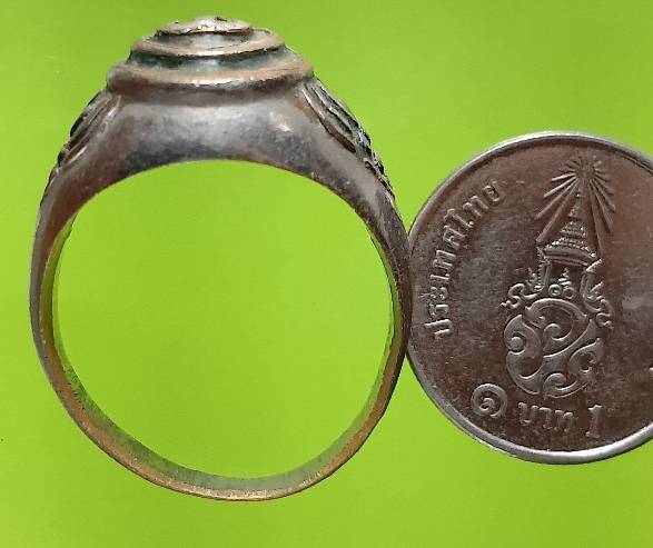 แหวนหัวนะโม อุดมวลสาร เนื้อทองเหลืองชุบ 