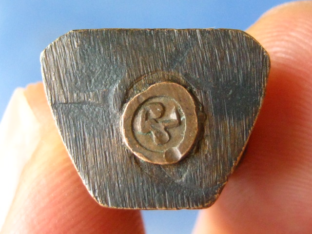 รูปหล่อ หลวงพ่อหลิ่ว วัดสามร้อยยอด ประจวบฯ