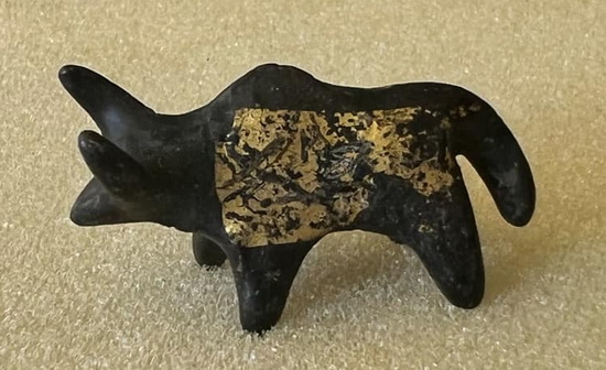 วัวธนู หลวงพ่อสังข์ วัดนากันตม จ.ศรีสะเกษ อุดผงวิเศษเนื้อผง ว่าน108ชนิด ผสมครั่งพุทรา ปิดทองพร้อมจาร